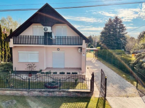 Betti, Balatonkeresztur